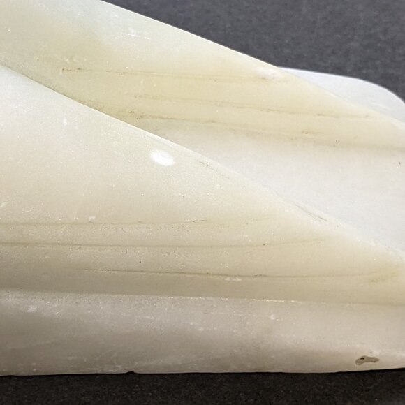 Beautiful Vintage Pair of White Marble Doves Birds Bookends Italy, numbered. - Picture 14 of 16